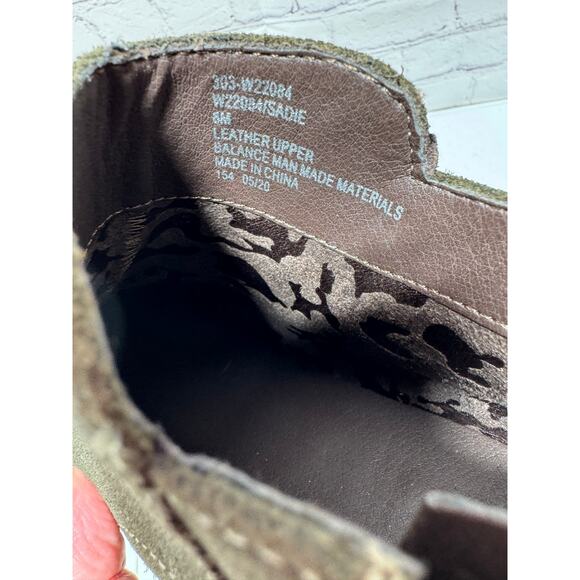 White Mountain Women’s Suede Ankle Boots Size 8 New with Box - Picture 9 of 9